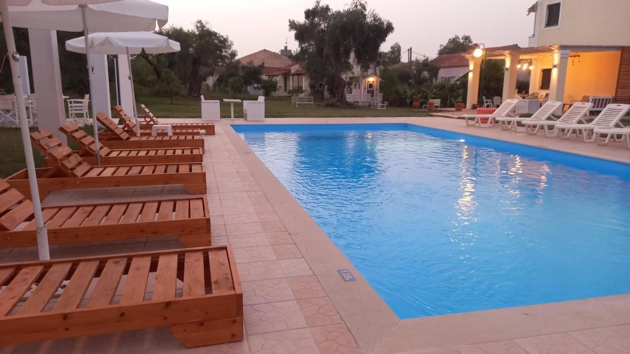 Aparthotel Amelia'S Garden Kávos Esterno foto