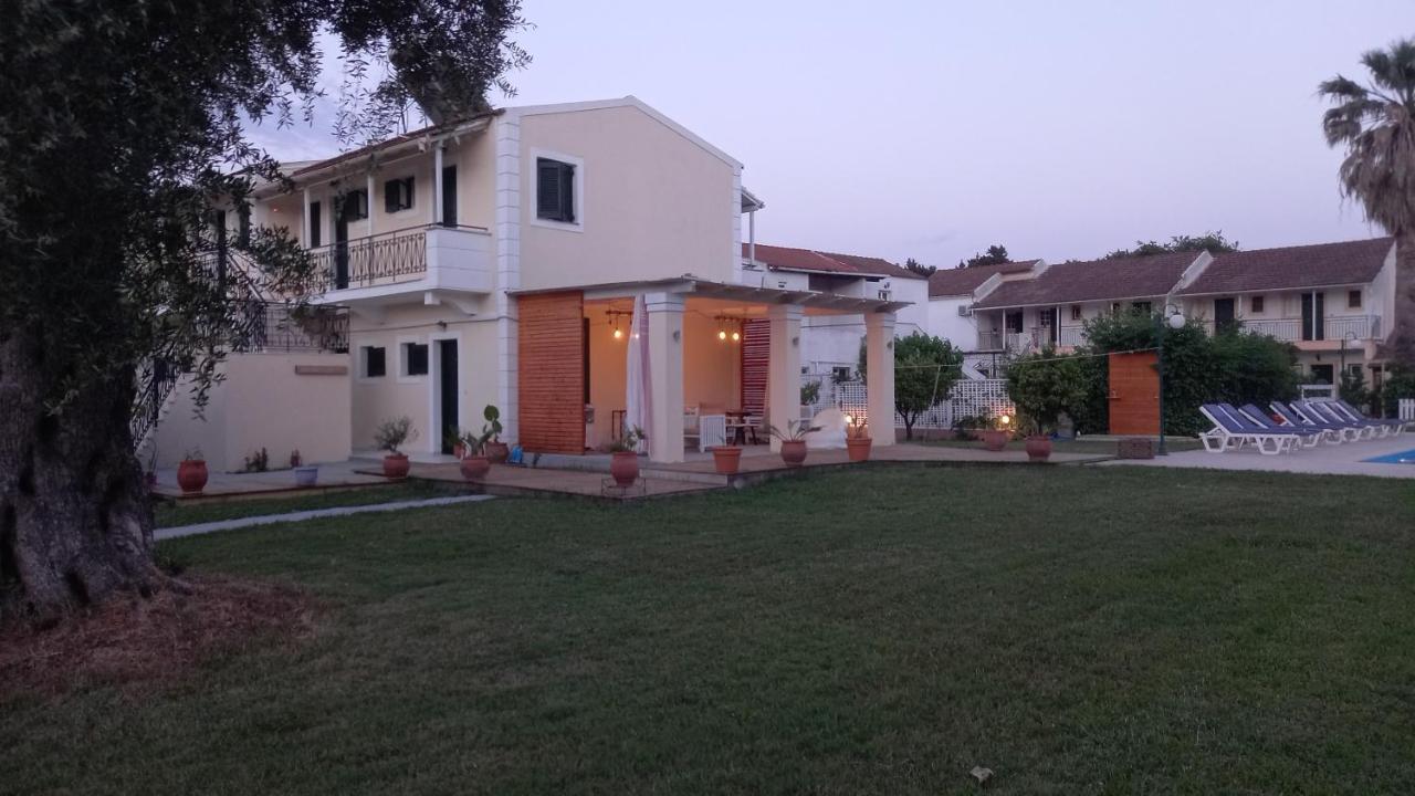 Aparthotel Amelia'S Garden Kávos Esterno foto